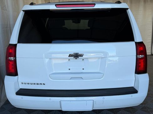 Used 2015 Chevrolet Suburban LT image 7