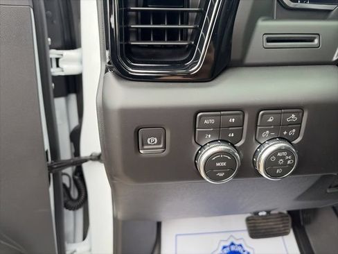New 2026 GMC Sierra 2500 AT4 w/ LPO, Black Badging Package AWD/4WD image 19