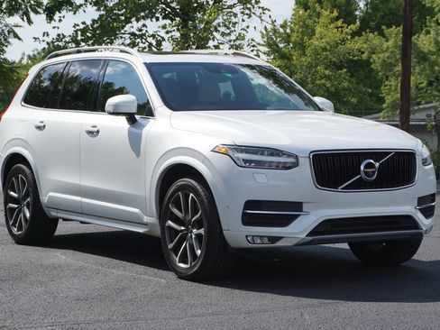 Used 2017 Volvo XC90 T6 Momentum w/ Vision Package AWD/4WD image 3
