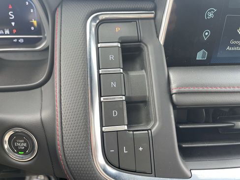 Used 2023 Chevrolet Suburban RST w/ Luxury Package AWD/4WD image 16