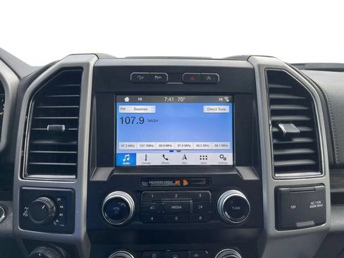 Used 2019 Ford F150 Lariat w/ Equipment Group 502A Luxury AWD/4WD image 26