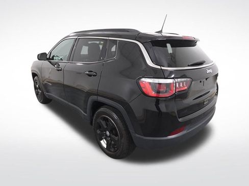 Used 2019 Jeep Compass Latitude image 3