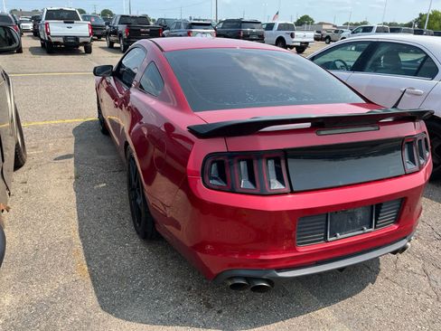 Used 2013 Ford Mustang Coupe RWD image 11