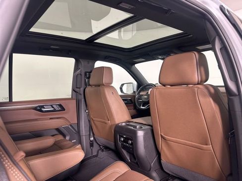 New 2026 Chevrolet Tahoe High Country AWD/4WD image 18
