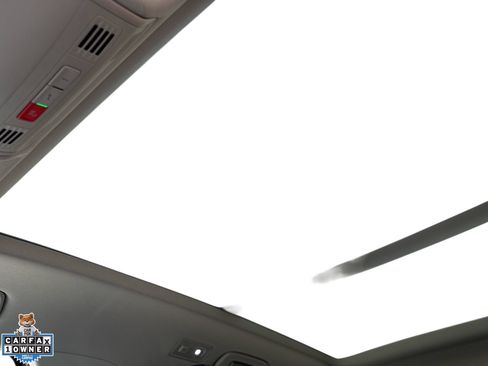 Used 2023 Volkswagen Taos SE w/ Panoramic Sunroof Package FWD image 17