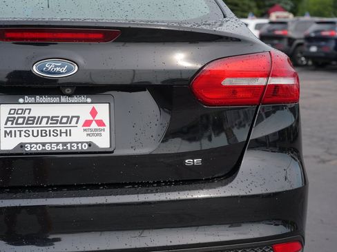 Used 2017 Ford Focus SE FWD image 22
