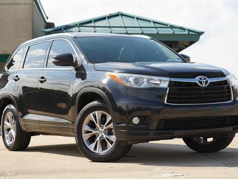 Used 2015 Toyota Highlander XLE FWD image 9