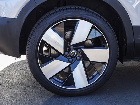 Used 2023 Volvo C40 P8 Recharge Ultimate image 7