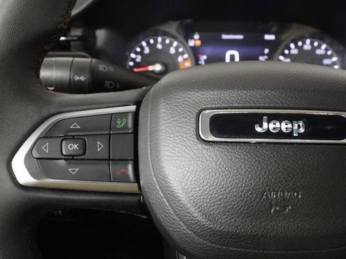 Used 2024 Jeep Compass Trailhawk image 23