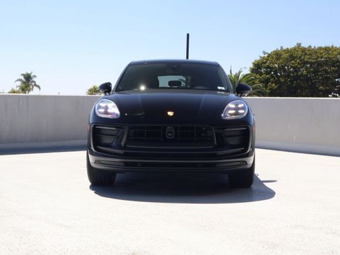 Certified 2024 Porsche Macan AWD/4WD image 6