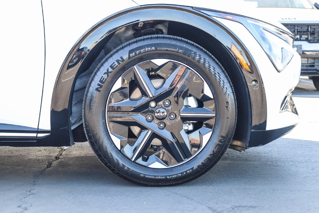 Certified 2025 Kia EV6 Wind RWD image 10