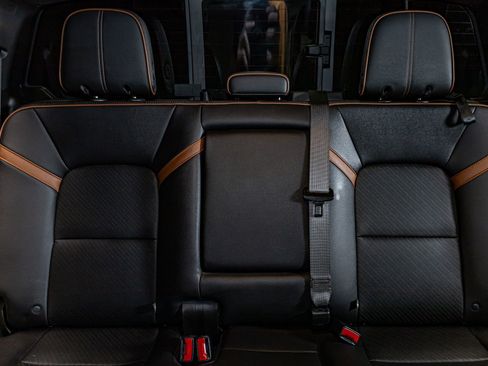 Used 2023 GMC Canyon AT4 w/ AT4 Premium Package image 21