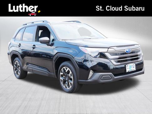 Used 2025 Subaru Forester Premium AWD/4WD image 1