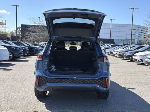 New 2026 Volkswagen Tiguan SE R-Line FWD image 15