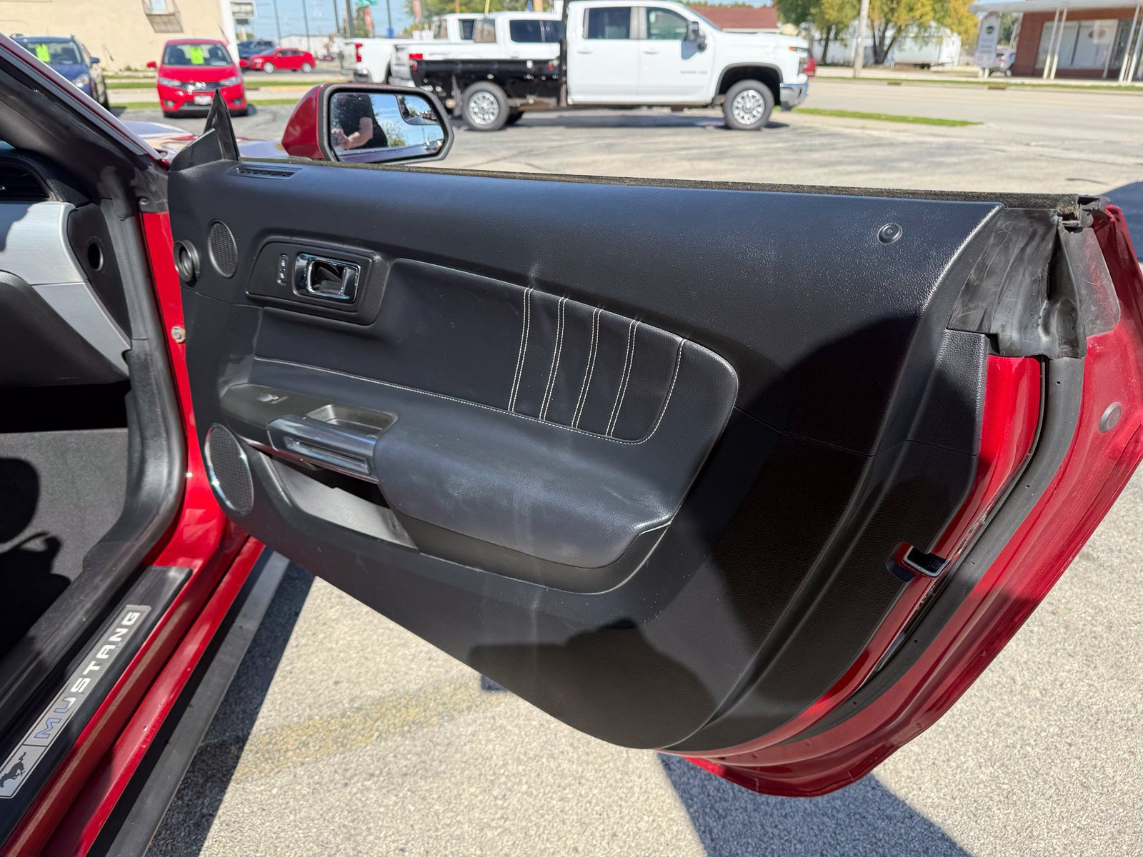 Used 2017 Ford Mustang Premium RWD image 12