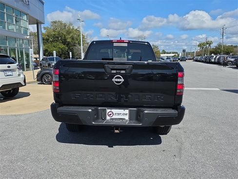 Used 2025 Nissan Frontier SV w/ SV Convenience Package image 7