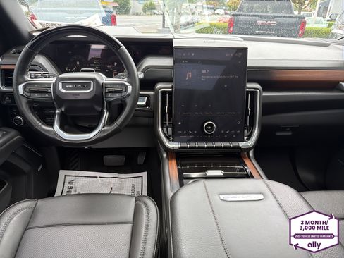 Used 2025 GMC Yukon Denali w/ Denali Reserve Package AWD/4WD image 13