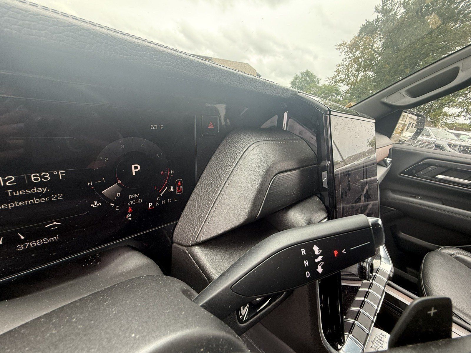 Used 2025 GMC Yukon Denali AWD/4WD image 19