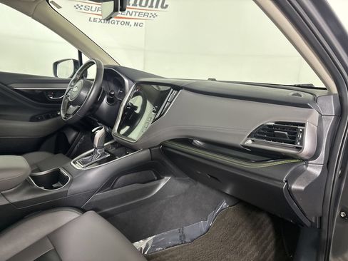 Used 2025 Subaru Outback Onyx Edition AWD/4WD image 32