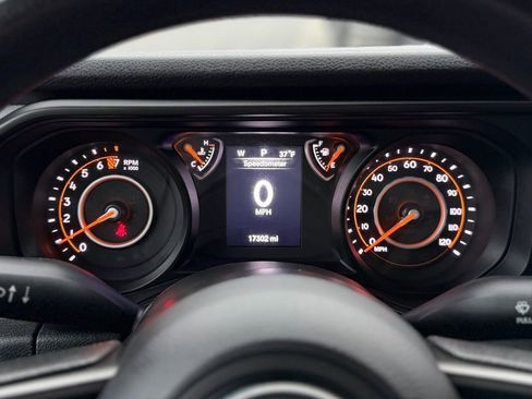 Used 2024 Jeep Gladiator Sport image 12