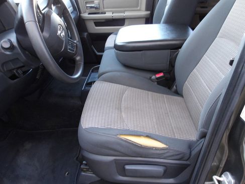 Used 2012 RAM 1500 Classic SLT image 5