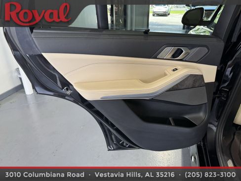 Used 2021 BMW X5 M50i image 15