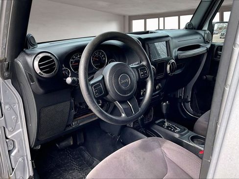 Used 2014 Jeep Wrangler Unlimited Sport image 15