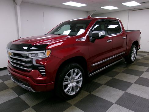 Used 2025 Chevrolet Silverado 1500 High Country w/ High Country Premium Package AWD/4WD image 1