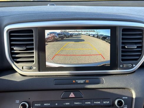 Used 2022 Kia Sportage LX FWD image 27