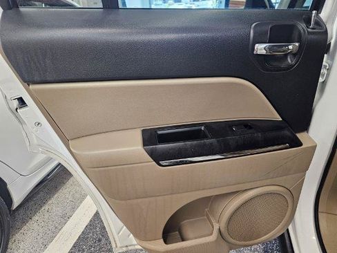 Used 2014 Jeep Patriot Limited w/ Sun/Sound Group AWD/4WD image 29