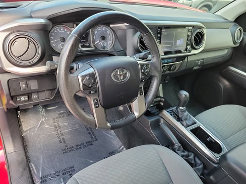 Used 2021 Toyota Tacoma SR5 AWD/4WD image 14