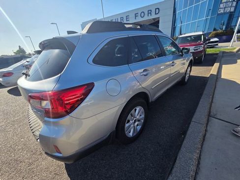 Used 2017 Subaru Outback 2.5i Premium AWD/4WD image 2