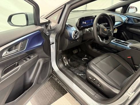 New 2026 Chevrolet Equinox EV LT image 27