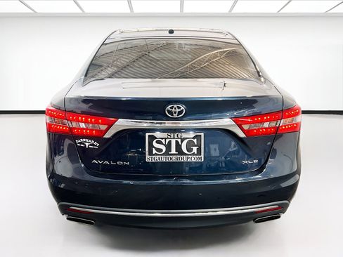 Used 2018 Toyota Avalon XLE w/ Carpet Mat Package FWD image 5