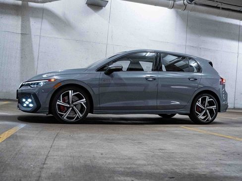 New 2026 Volkswagen GTI SE image 3