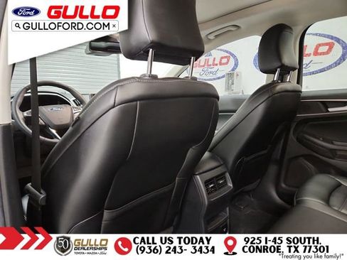 Used 2021 Ford Edge SEL w/ Convenience Package image 16