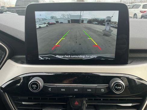 Used 2020 Ford Escape SE image 26