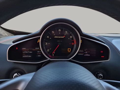 Used 2013 McLaren MP4-12C Spider image 30