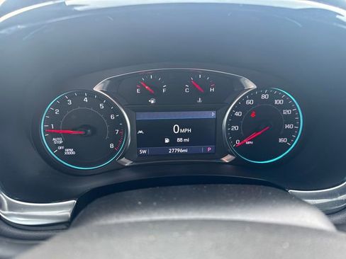 Used 2023 Chevrolet Traverse LT image 21