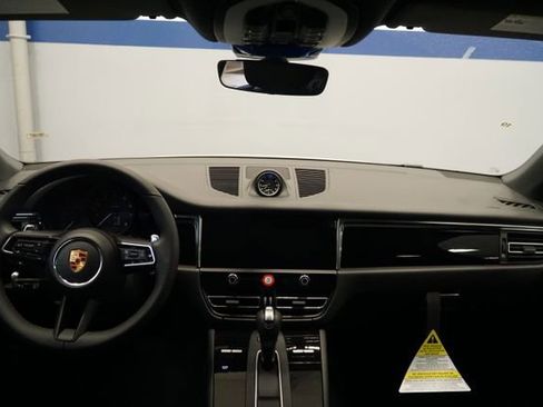 New 2026 Porsche Macan image 17