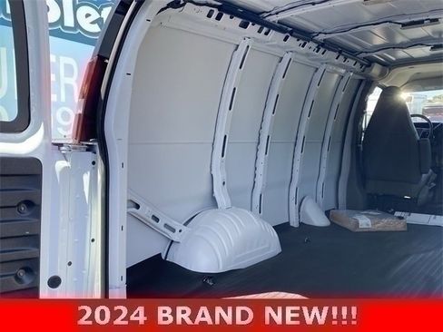 Used 2024 Chevrolet Express 2500 w/ Driver Convenience Package image 21