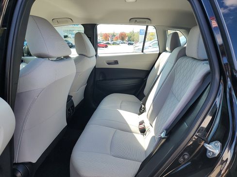 Used 2022 Toyota Corolla Cross L image 6