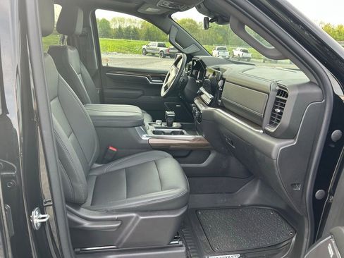 Used 2023 Chevrolet Silverado 1500 RST w/ Redline Edition AWD/4WD image 13