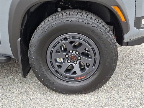 New 2026 Nissan Frontier PRO-4X w/ Pro-4x Convenience Package image 9