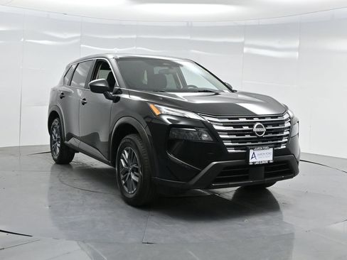 Used 2024 Nissan Rogue S image 65