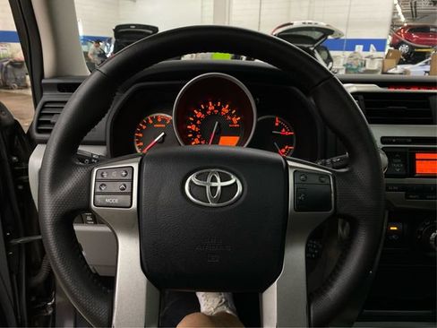 Used 2011 Toyota 4Runner SR5 w/ Premium Pkg w/Leather AWD/4WD image 23