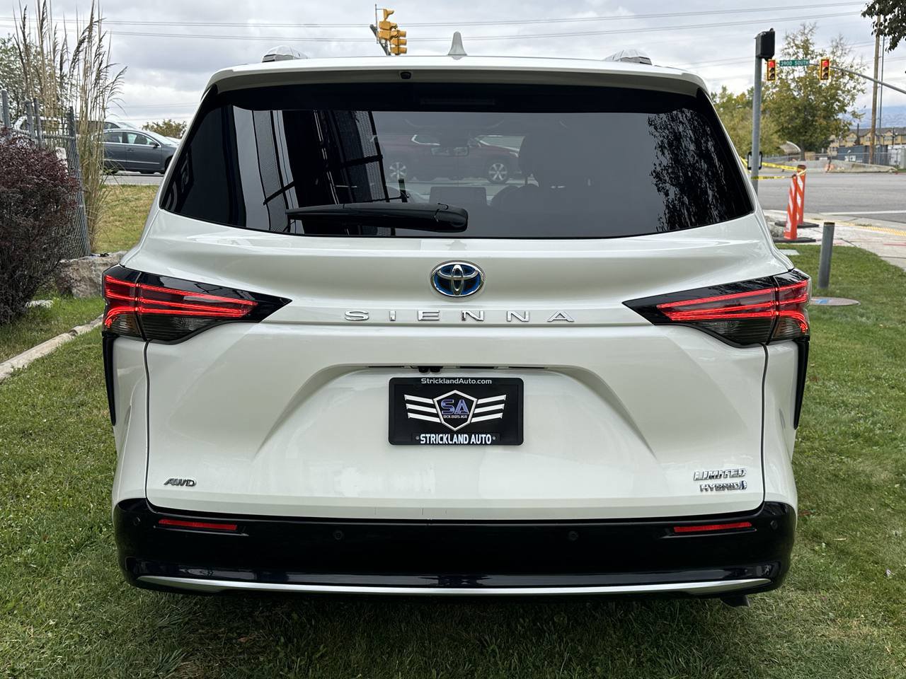Used 2021 Toyota Sienna Limited AWD/4WD image 9