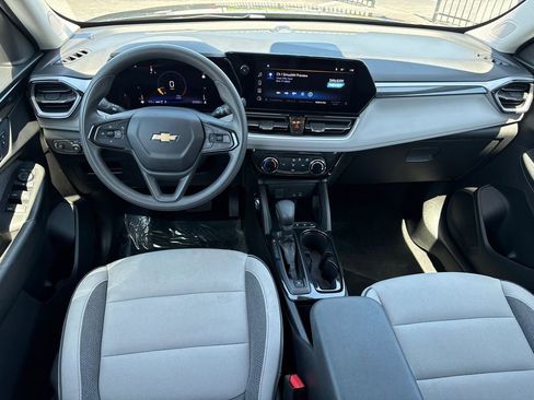 Used 2025 Chevrolet TrailBlazer LT image 23