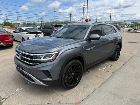 Used 2022 Volkswagen Atlas Cross Sport SE AWD/4WD image 5