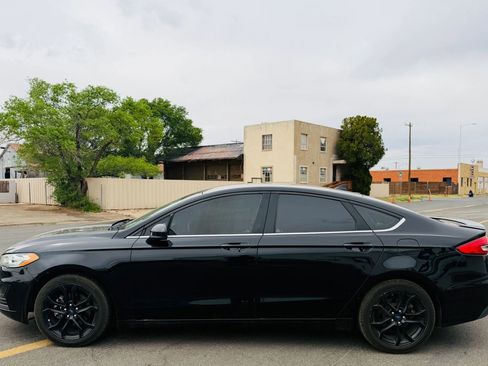 Used 2019 Ford Fusion SE w/ Equipment Group 151A FWD image 6